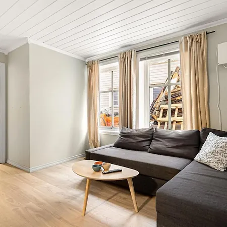 Modern With 2 Bedrooms And A Sofa Bed Apartment *