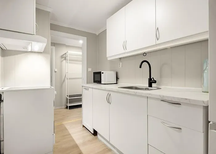 Modern With 2 Bedrooms And A Sofa Bed Apartamento